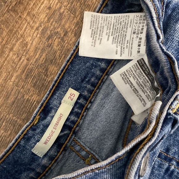 Levi’s Premium Wedgie Straight Button Fly Straight Leg High Waisted Low Stretch - Picture 8 of 8